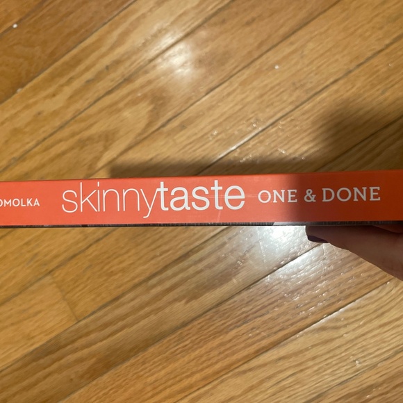 📚 Skinnytaste One and Done – Excellent Condition! - Picture 2 of 3